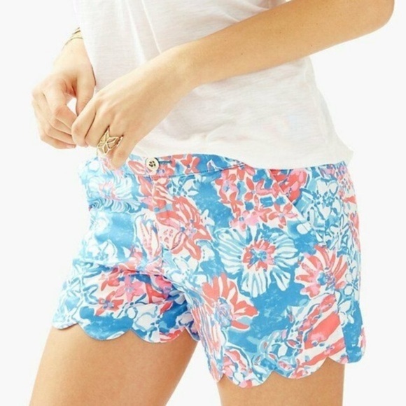 Lilly Pulitzer || Buttercup Scallop Hem Shorts in Bay Blue Pop Pop Glow 0 - Picture 1 of 9